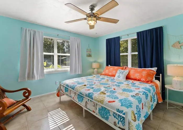 10 Min Lido Key Beach ~Coastal Cabana Hideout